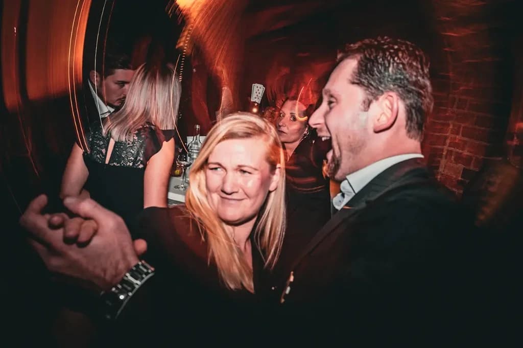 Eventfotografie – Tanzende Gäste auf einer Gala in Hannover